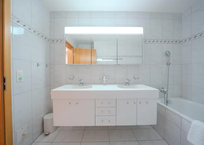 Appartamento Casa Cresta C32, Zentrales Mit Bergblick By Vacations Arosa